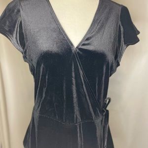 Banana Republic Black velvet peplum top size M great condition